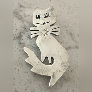 Playful Solid Sterling Silver 925 Cat Pin with Cutout Detail. Very desirable…